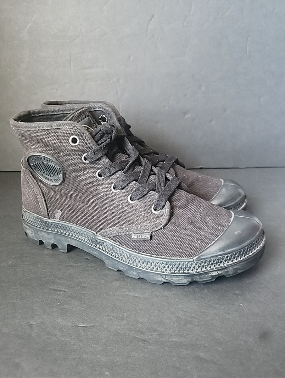 Palladium Pampa Hi Canvas Black Ankle Boots mens 7.5 Lug Sole - Picture 2 of 9